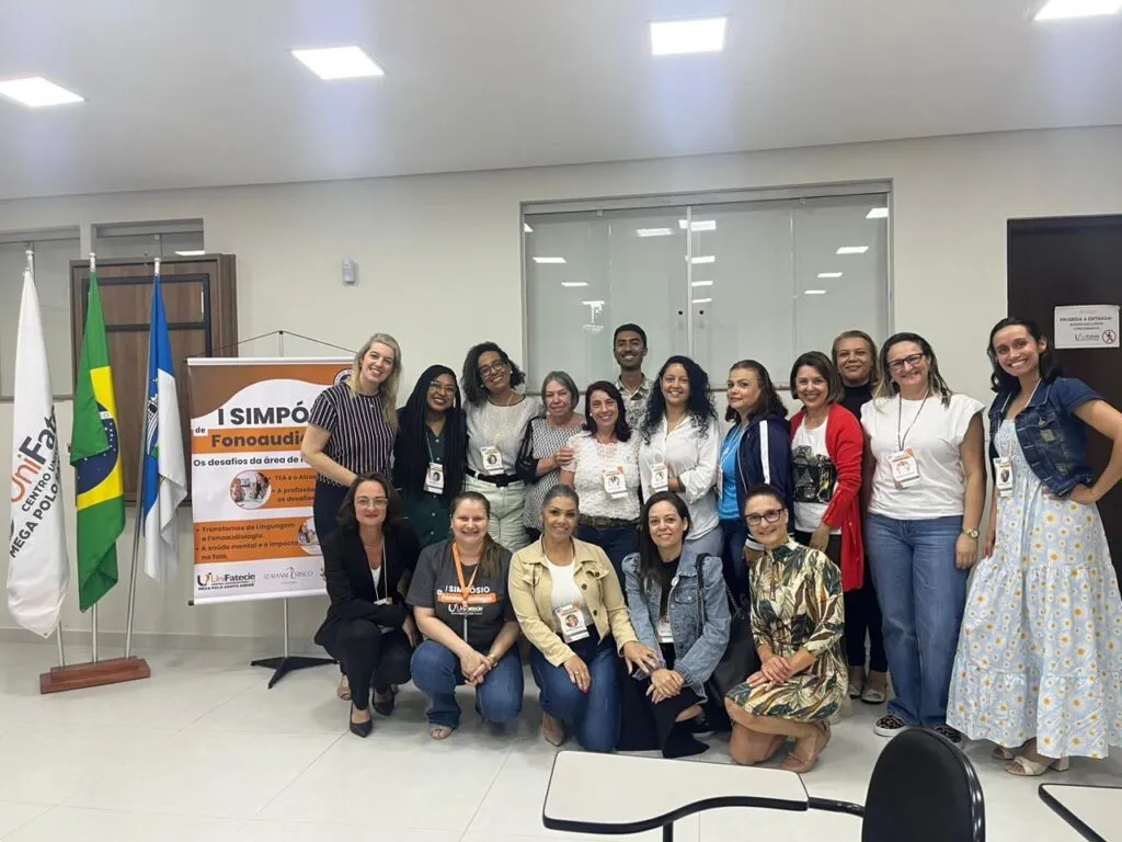 Participantes do I Simpósio de Fonoaudiologia na ENGIAR